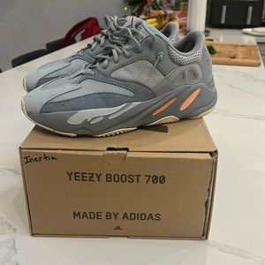 Yeezy inertia size 11
